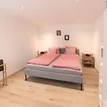 Mom - Alpine Boutique Apartments, Alpstein Eiger View Terrace, Center Grindelwald